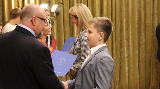 Zdjęcie 23 - Stypendia naukowe i artystyczne Burmistrza Miasta Kraśnik za rok szkolny 2021/2022 cz. 2