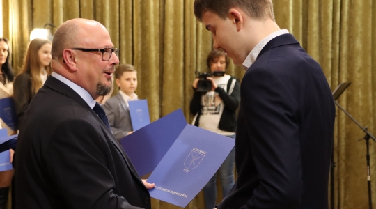Zdjęcie 26 - Stypendia naukowe i artystyczne Burmistrza Miasta Kraśnik za rok szkolny 2021/2022 cz. 2