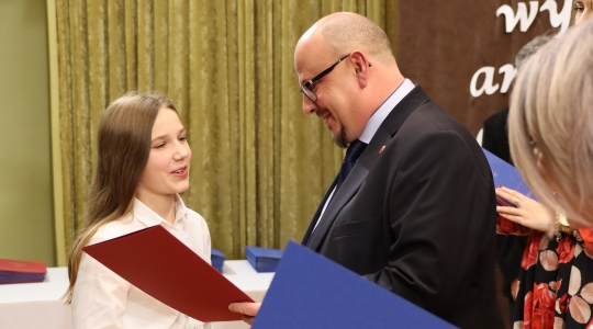 Zdjęcie 34 - Stypendia naukowe i artystyczne Burmistrza Miasta Kraśnik za rok szkolny 2021/2022 cz. 2