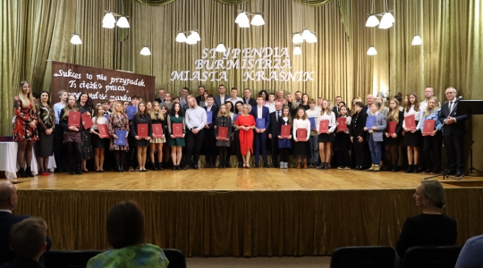 Zdjęcie 40 - Stypendia naukowe i artystyczne Burmistrza Miasta Kraśnik za rok szkolny 2021/2022 cz. 2
