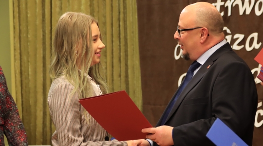 Zdjęcie 48 - Stypendia naukowe i artystyczne Burmistrza Miasta Kraśnik za rok szkolny 2021/2022 cz. 2
