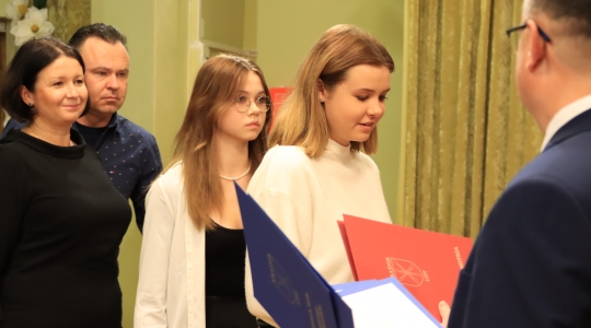 Zdjęcie 75 - Stypendia naukowe i artystyczne Burmistrza Miasta Kraśnik za rok szkolny 2021/2022 cz. 2