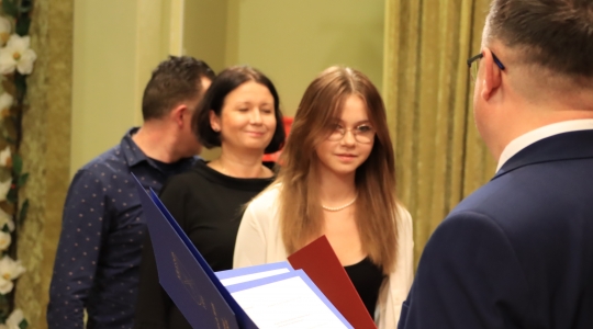 Zdjęcie 76 - Stypendia naukowe i artystyczne Burmistrza Miasta Kraśnik za rok szkolny 2021/2022 cz. 2