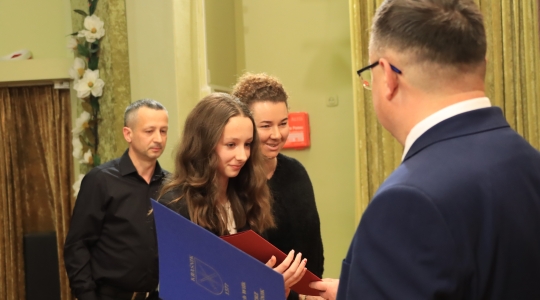 Zdjęcie 80 - Stypendia naukowe i artystyczne Burmistrza Miasta Kraśnik za rok szkolny 2021/2022 cz. 2