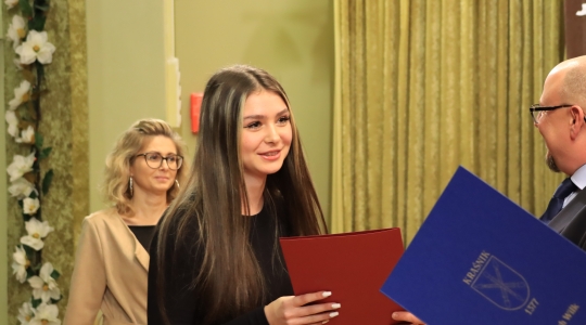 Zdjęcie 89 - Stypendia naukowe i artystyczne Burmistrza Miasta Kraśnik za rok szkolny 2021/2022 cz. 2
