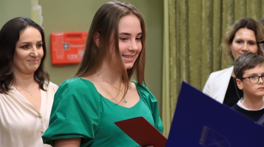 Zdjęcie 101 - Stypendia naukowe i artystyczne Burmistrza Miasta Kraśnik za rok szkolny 2021/2022 cz. 2