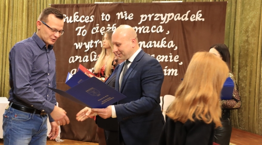 Zdjęcie 104 - Stypendia naukowe i artystyczne Burmistrza Miasta Kraśnik za rok szkolny 2021/2022 cz. 2