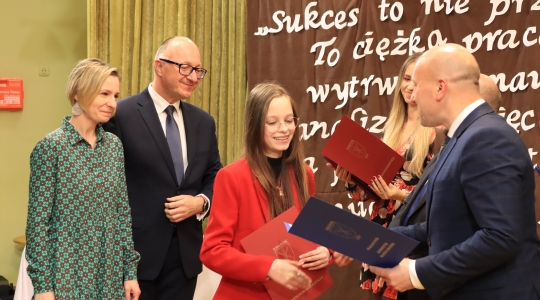 Zdjęcie 114 - Stypendia naukowe i artystyczne Burmistrza Miasta Kraśnik za rok szkolny 2021/2022 cz. 2