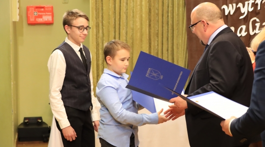 Zdjęcie 117 - Stypendia naukowe i artystyczne Burmistrza Miasta Kraśnik za rok szkolny 2021/2022 cz. 2