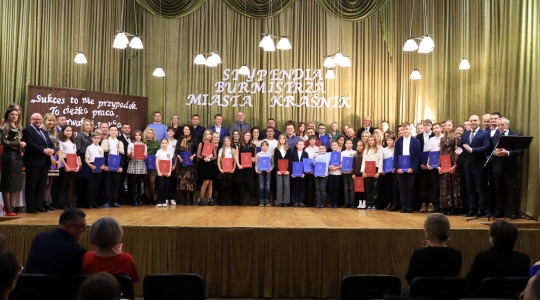 Zdjęcie 147 - Stypendia naukowe i artystyczne Burmistrza Miasta Kraśnik za rok szkolny 2021/2022 cz. 2