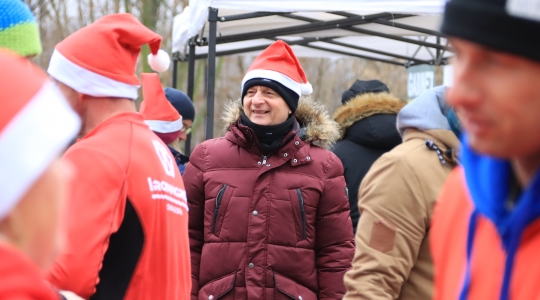Zdjęcie 24 - II Charytatywny Bieg Mikołajkowy Fundacji Sport&Reha Kids