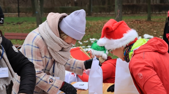 Zdjęcie 29 - II Charytatywny Bieg Mikołajkowy Fundacji Sport&Reha Kids