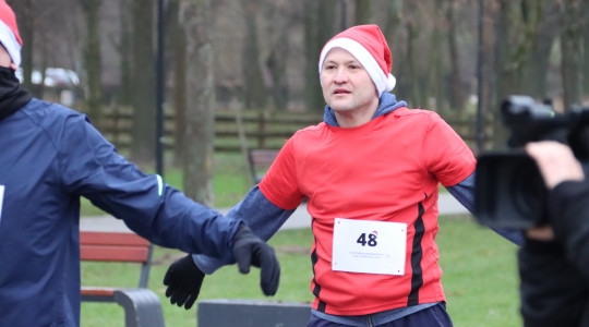 Zdjęcie 53 - II Charytatywny Bieg Mikołajkowy Fundacji Sport&Reha Kids