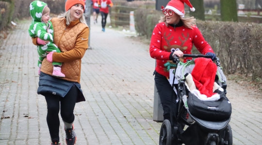 Zdjęcie 86 - II Charytatywny Bieg Mikołajkowy Fundacji Sport&Reha Kids