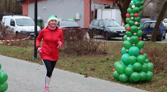 Zdjęcie 102 - II Charytatywny Bieg Mikołajkowy Fundacji Sport&Reha Kids