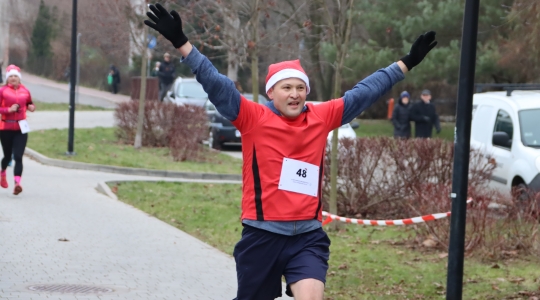 Zdjęcie 104 - II Charytatywny Bieg Mikołajkowy Fundacji Sport&Reha Kids