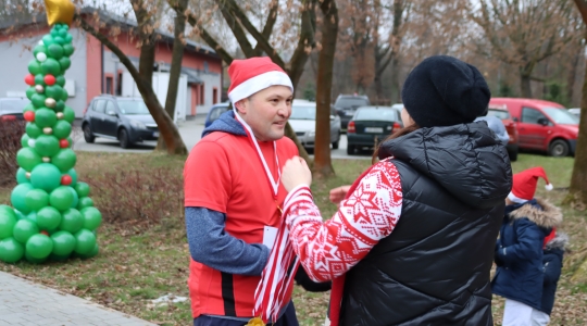 Zdjęcie 105 - II Charytatywny Bieg Mikołajkowy Fundacji Sport&Reha Kids