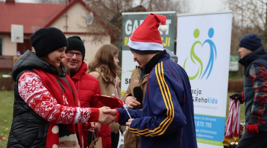 Zdjęcie 120 - II Charytatywny Bieg Mikołajkowy Fundacji Sport&Reha Kids