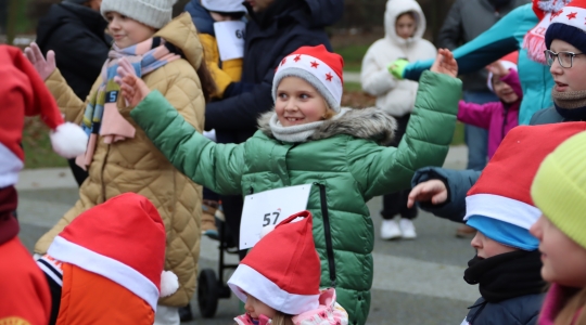 Zdjęcie 144 - II Charytatywny Bieg Mikołajkowy Fundacji Sport&Reha Kids