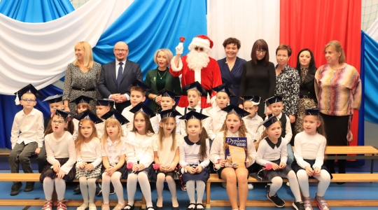 Zdjęcie 100 - Ślubowanie klas I w Szkole Podstawowej nr 6