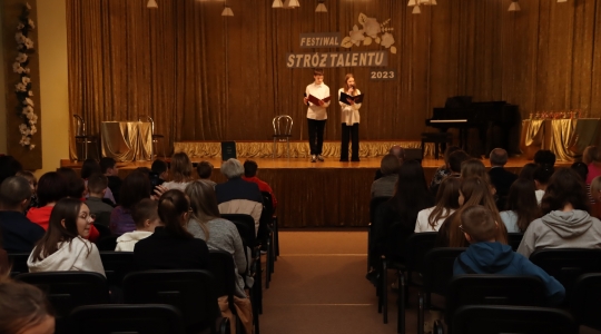 Zdjęcie 15 - Festiwal Twórczości "Stróż Talentu" 2022/23 w Szkole Podstawowej nr 5 w Kraśniku