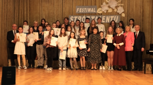 Zdjęcie 101 - Festiwal Twórczości "Stróż Talentu" 2022/23 w Szkole Podstawowej nr 5 w Kraśniku