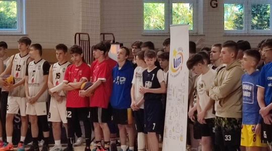 Zdjęcie 2 - Turniej strefowy młodzieżowych Mistrzostw Polski w koszykówce 3x3