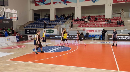 Zdjęcie 4 - Turniej strefowy młodzieżowych Mistrzostw Polski w koszykówce 3x3