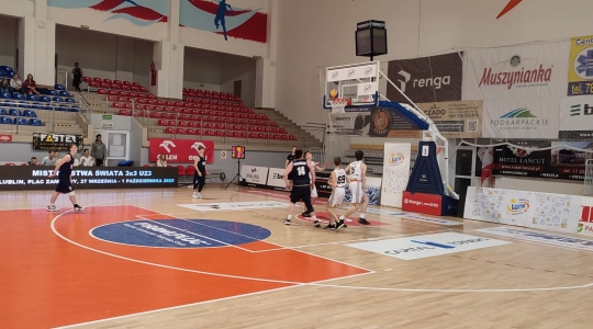 Zdjęcie 6 - Turniej strefowy młodzieżowych Mistrzostw Polski w koszykówce 3x3
