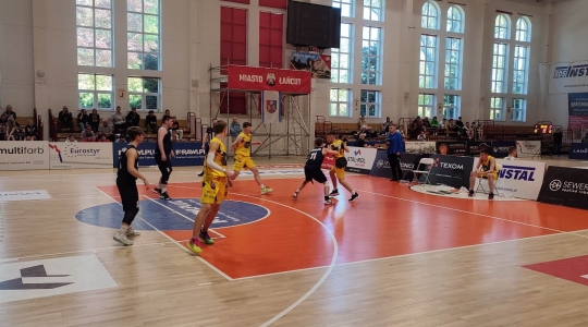 Zdjęcie 8 - Turniej strefowy młodzieżowych Mistrzostw Polski w koszykówce 3x3