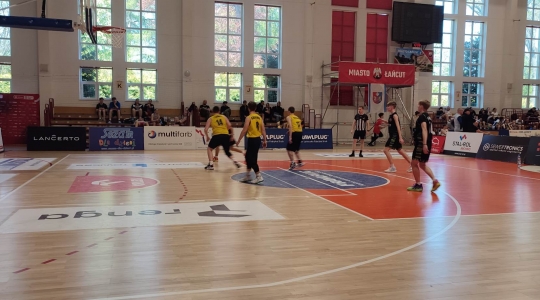 Zdjęcie 10 - Turniej strefowy młodzieżowych Mistrzostw Polski w koszykówce 3x3