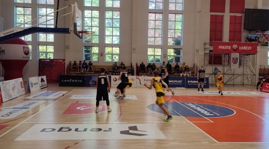 Zdjęcie 11 - Turniej strefowy młodzieżowych Mistrzostw Polski w koszykówce 3x3