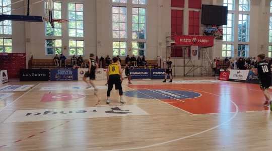 Zdjęcie 12 - Turniej strefowy młodzieżowych Mistrzostw Polski w koszykówce 3x3