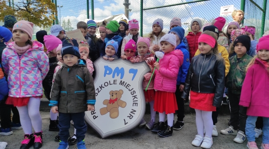 Zdjęcie 18 - Przemarsz patriotyczny przedszkolaków z Przedszkola Miejskiego Nr 7