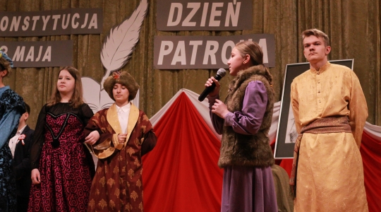 Zdjęcie 39 - Obchody Dnia Patrona w Szkole Podstawowej Nr 5