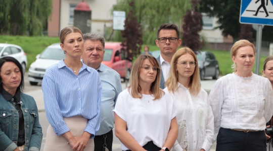 Zdjęcie 14 - Odsłonięcie tablicy upamiętniającej Żydów z Kraśnika, którzy byli prześladowani podczas Akcji Reinhardt / koncert Symcha Keller 17.06.2024