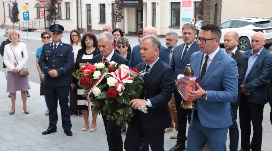 Zdjęcie 26 - Odsłonięcie tablicy upamiętniającej Żydów z Kraśnika, którzy byli prześladowani podczas Akcji Reinhardt / koncert Symcha Keller 17.06.2024