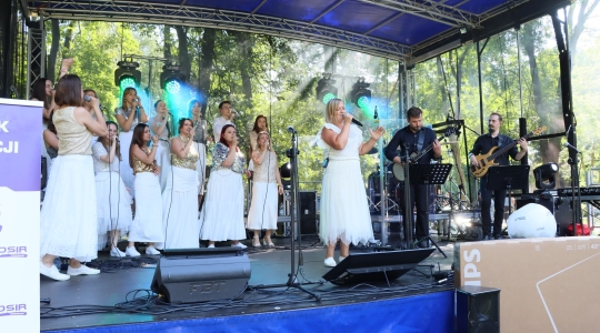 Zdjęcie 14 - Koncert zespołu "GosPlay", piknik w parku, kino plenerowe na rynku