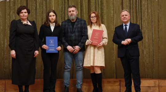 Zdjęcie 22 - Stypendyści burmistrza Kraśnika - uczniowie SP nr 6 i Szkoły Społecznej