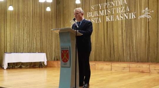 Zdjęcie 31 - Stypendyści burmistrza Kraśnika - uczniowie SP nr 6 i Szkoły Społecznej