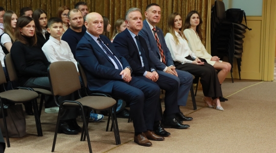 Zdjęcie 39 - Stypendyści burmistrza Kraśnika - uczniowie SP nr 6 i Szkoły Społecznej