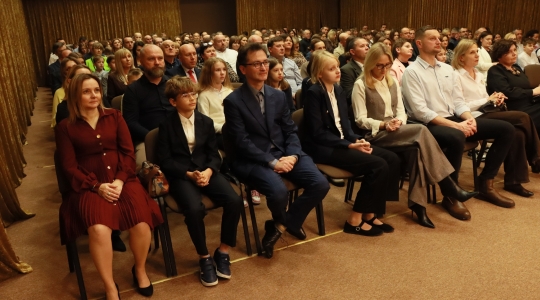 Zdjęcie 47 - Stypendyści burmistrza Kraśnika - uczniowie SP nr 6 i Szkoły Społecznej