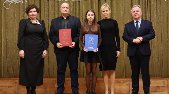 Zdjęcie 62 - Stypendyści burmistrza Kraśnika - uczniowie SP nr 6 i Szkoły Społecznej