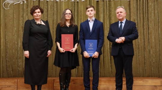 Zdjęcie 70 - Stypendyści burmistrza Kraśnika - uczniowie SP nr 6 i Szkoły Społecznej