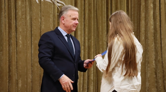 Zdjęcie 92 - Stypendyści burmistrza Kraśnika - uczniowie SP nr 6 i Szkoły Społecznej