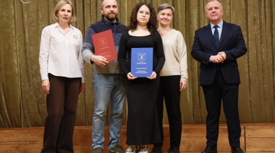 Zdjęcie 109 - Stypendyści burmistrza Kraśnika - uczniowie SP nr 6 i Szkoły Społecznej