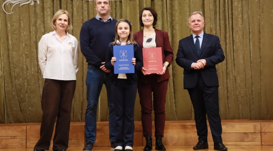 Zdjęcie 119 - Stypendyści burmistrza Kraśnika - uczniowie SP nr 6 i Szkoły Społecznej