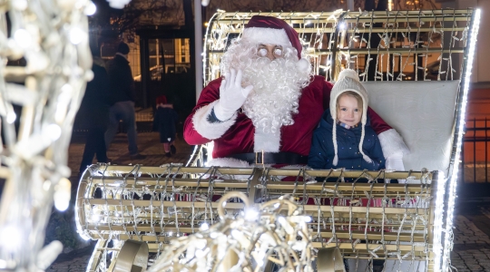 Zdjęcie 11 - Wigilia Miejska 2025 - fotogaleria mikołajkowa