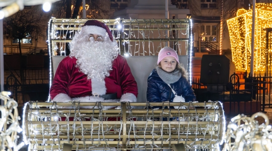 Zdjęcie 13 - Wigilia Miejska 2025 - fotogaleria mikołajkowa