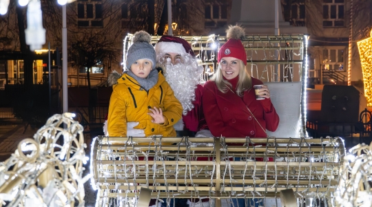 Zdjęcie 30 - Wigilia Miejska 2025 - fotogaleria mikołajkowa